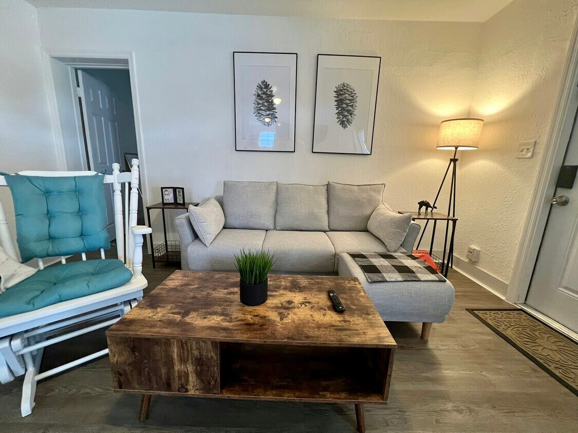 Foto principal - 2571 NW 18th Ct