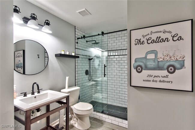 Foto del edificio - 11533 Woodmount Ln