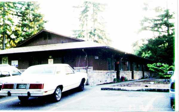 Building Photo - Meadow Glen Apartments