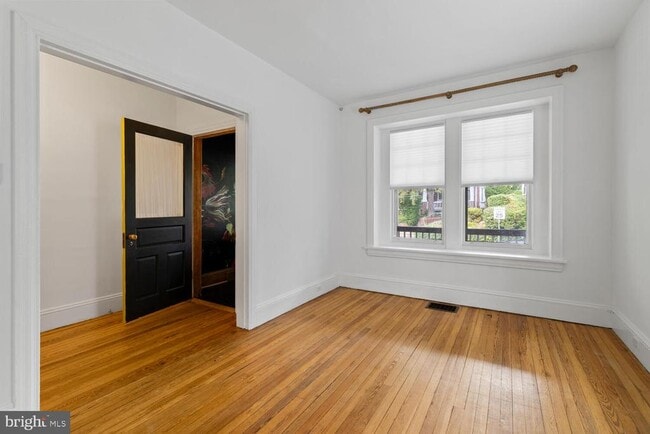 Building Photo - 128 W Mt Pleasant Ave