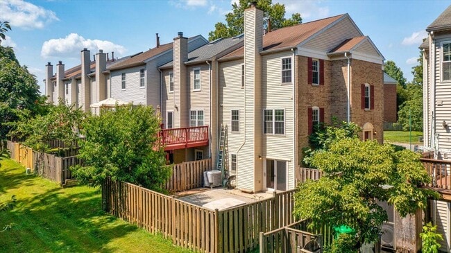 Building Photo - 151 Lazy Hollow Dr