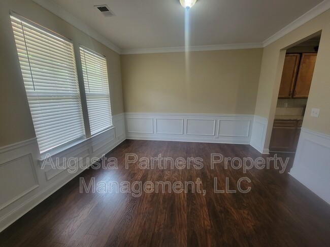Foto del edificio - 736 Gallaway Ln