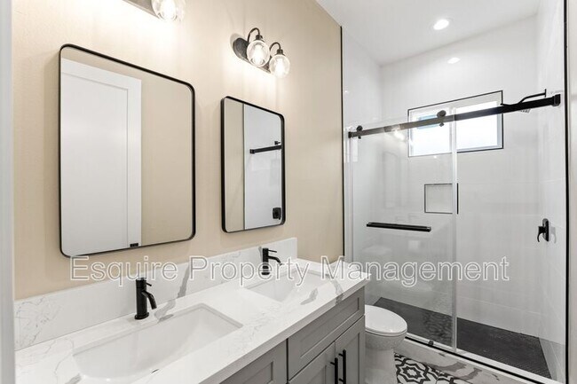 Foto del edificio - 549 Carty Dr