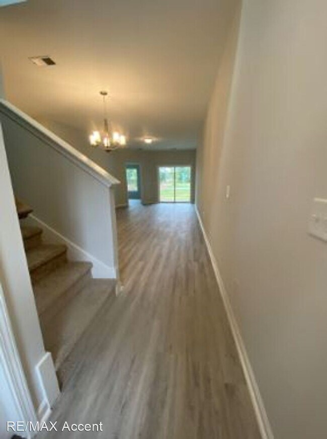 Building Photo - 3 br, 3 bath House - 139 Danbury Court