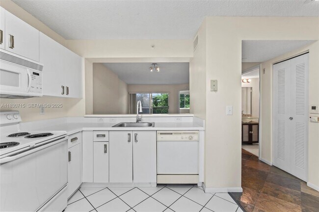 Foto del edificio - 9511 Weldon Cir