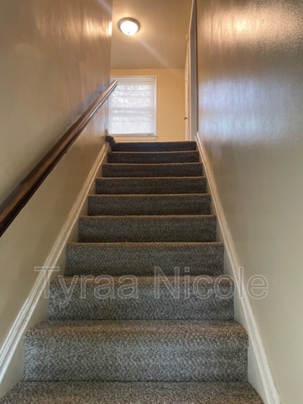 Building Photo - 15124 Greenview Rd
