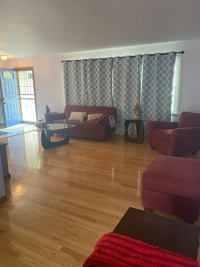 Foto del edificio - 6424 157th St