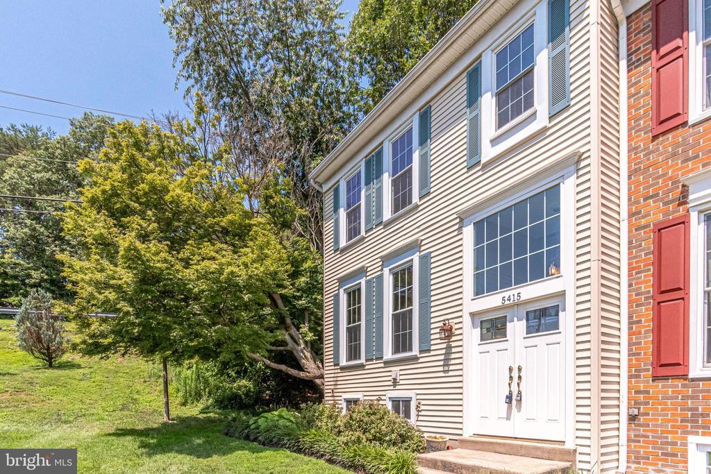 Foto principal - 5415 Helm Ct