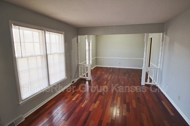 Foto del edificio - 12733 Oakland Ave