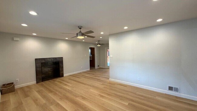 Foto del edificio - 1579 Terry Way