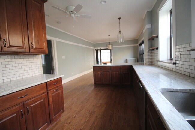 Foto del edificio - 4847 N Washtenaw Ave