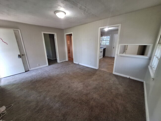 Foto del edificio - 3165 S Clifton Ave