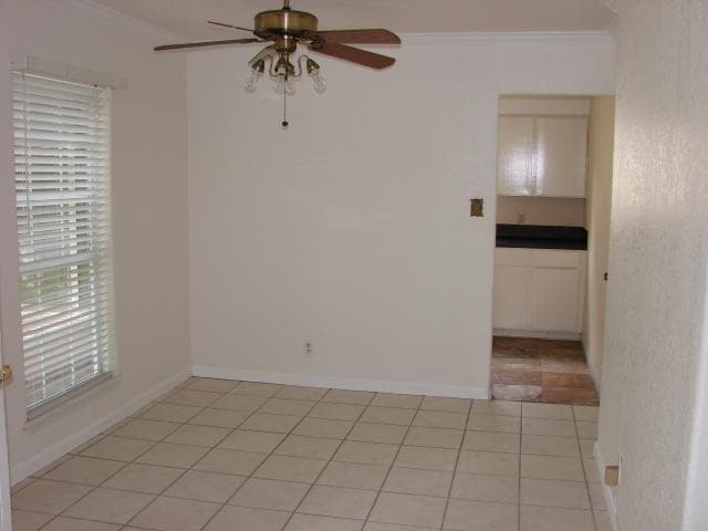Building Photo - 9412 N Creek Dr