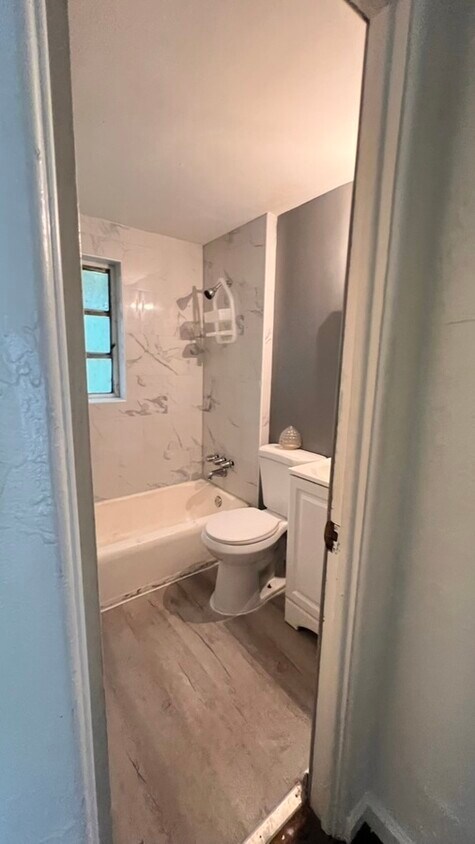 Foto del edificio - 2217 W 39th St