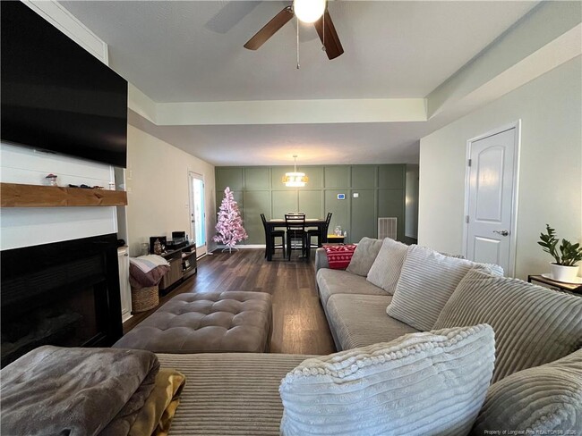 Building Photo - 323 Tokay Dr