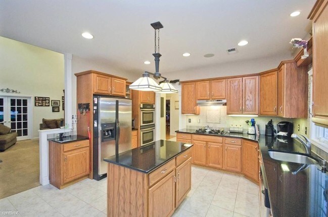 Foto del edificio - 5 Regal Ct