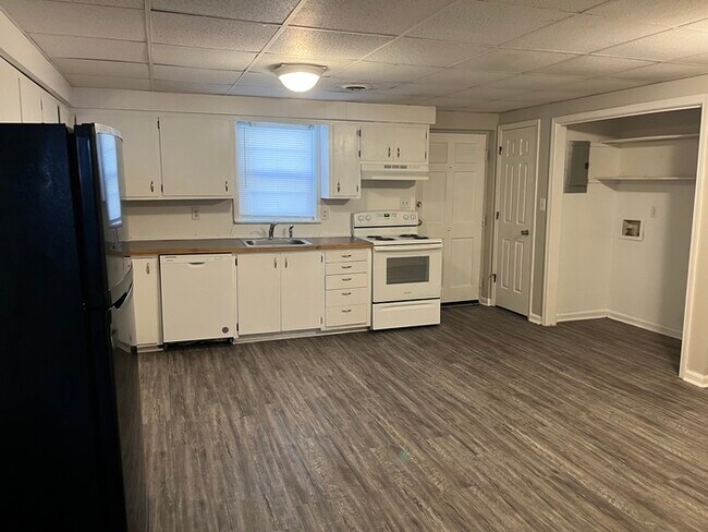 Foto del edificio - Large Apartment in Albemarle, NC
