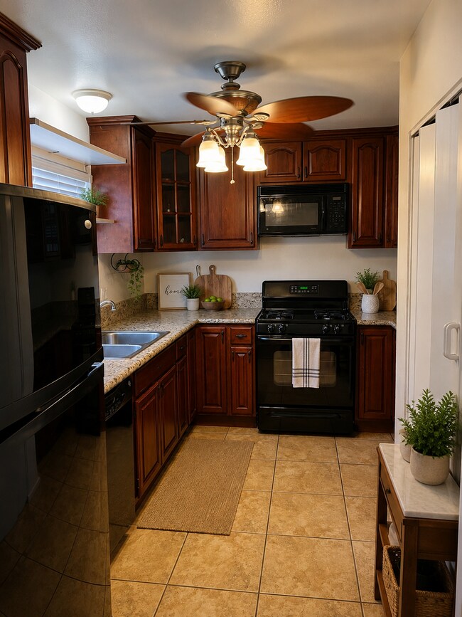 Foto del edificio - 1632 W 205th St