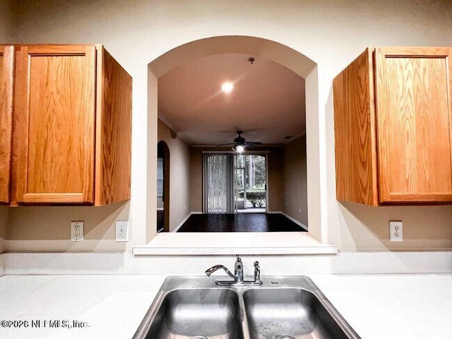 Foto del edificio - 10550 Baymeadows Rd