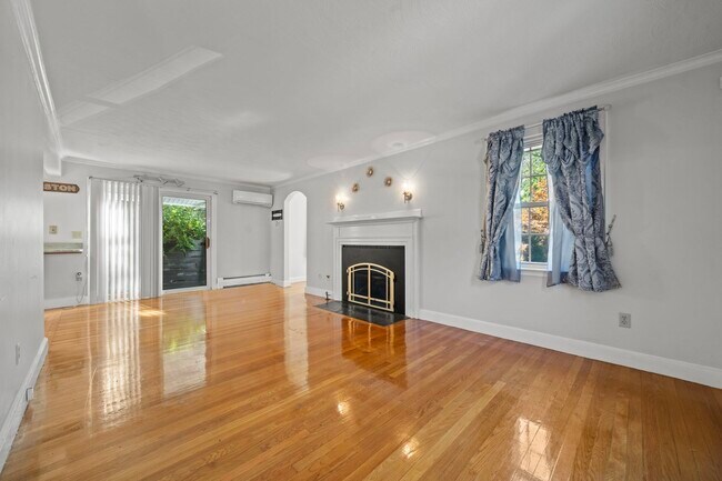 Building Photo - 27 Northbourne Rd