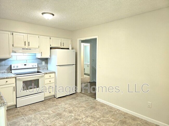 Building Photo - 8206 Woodson Dr