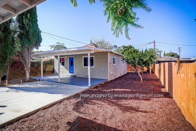 Building Photo - 3517 E 2nd St