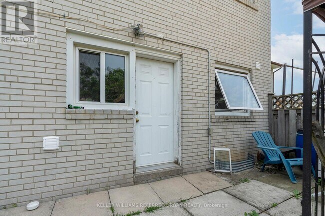 Building Photo - 192 Giltspur Dr