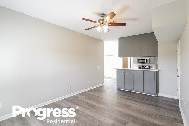 Building Photo - 2701 Pepperdine Dr