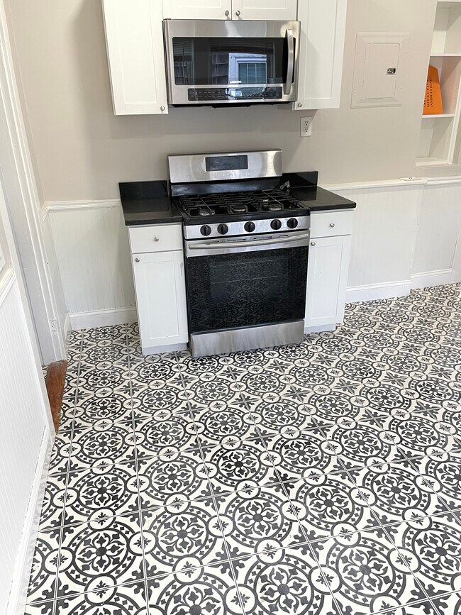 Kitchen - 68 Percival St