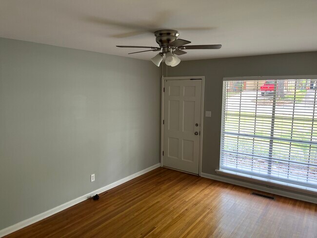 Building Photo - 6301 Iroquois Dr