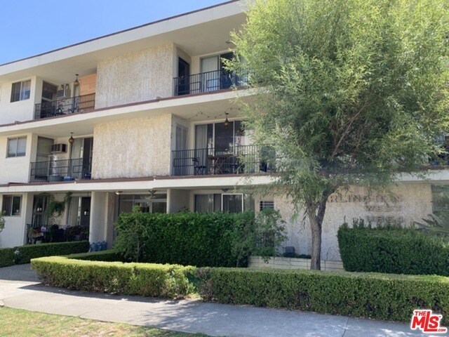 Foto principal - 11854 Darlington Ave