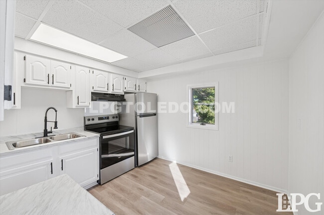 Foto del edificio - 4013 Caroline Ave