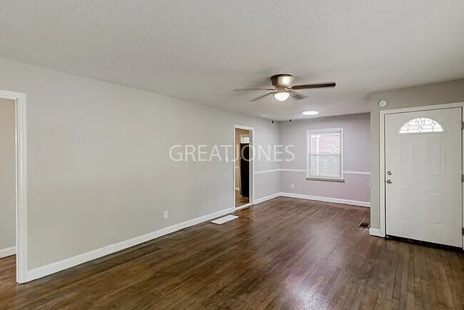 Building Photo - 724 84th St S