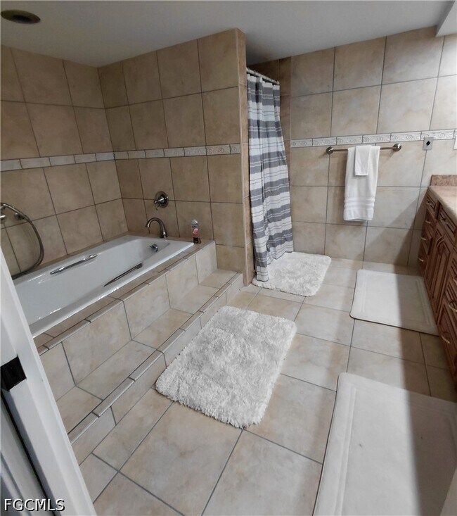 Building Photo - 5260 S Landings Dr