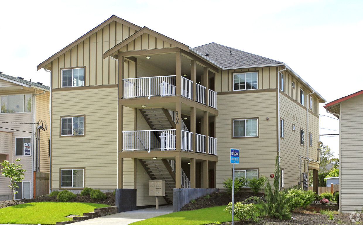 Foto principal - 2706 Everett Ave