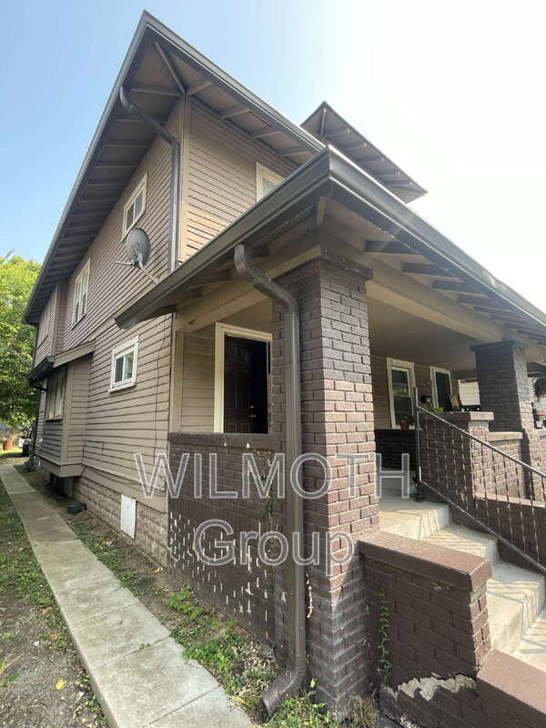 Building Photo - 4212 E Washington St
