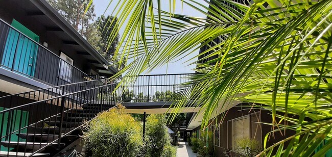 Foto del edificio - 14804 Dickens St