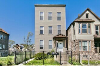 Building Photo - 1636 N Spaulding Ave