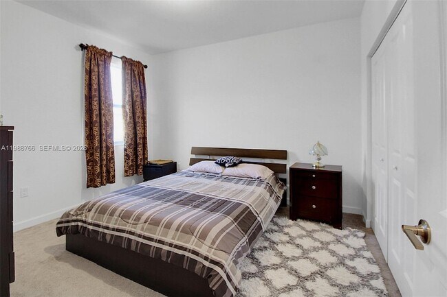 Foto del edificio - 1382 SE 26th Rd