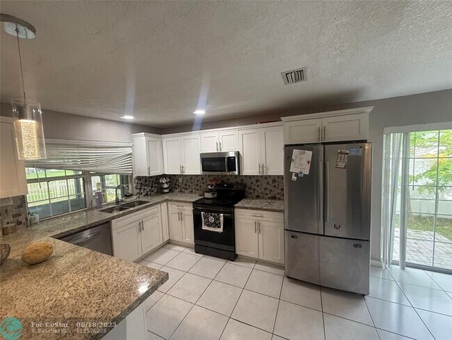 Foto del edificio - 7008 NW 81st St
