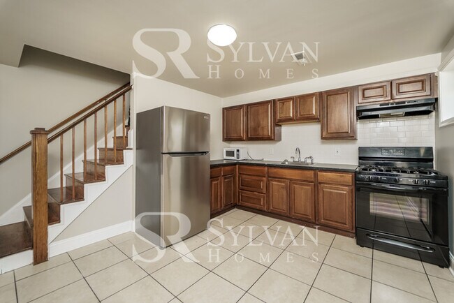 Building Photo - Prepare to be impressed by this 3 bedroom,...