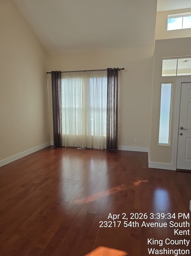Foto del edificio - Kent Cypress Cove at the Lakes home - 3 bedroom 2.5 bath with 2 car garage - Available NOW.