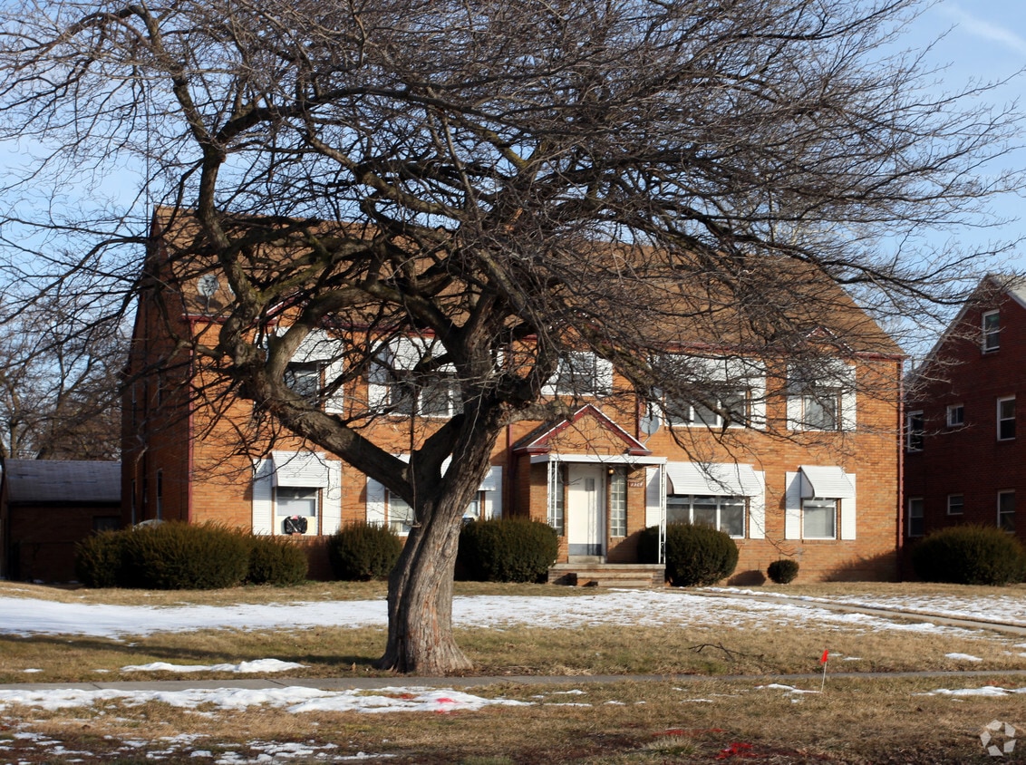 Building Photo - 1384 N Cove Blvd