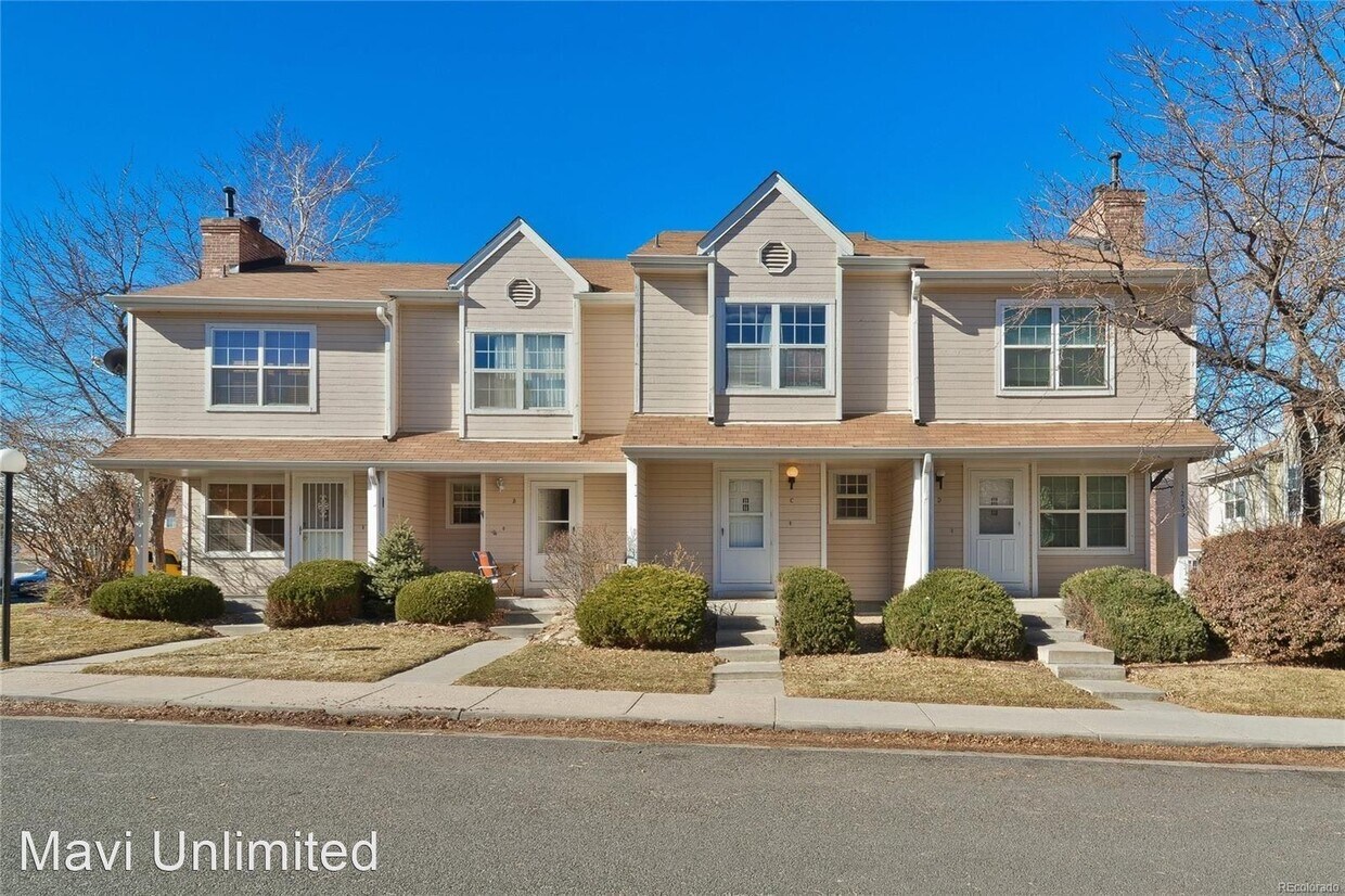 Foto principal - 3 br, 1.5 bath House - 12130 Bannock Cr. #B