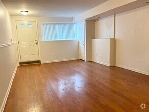 Building Photo - 35 Chesterfield Ln