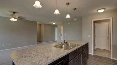 Building Photo - 5517 Yew St W