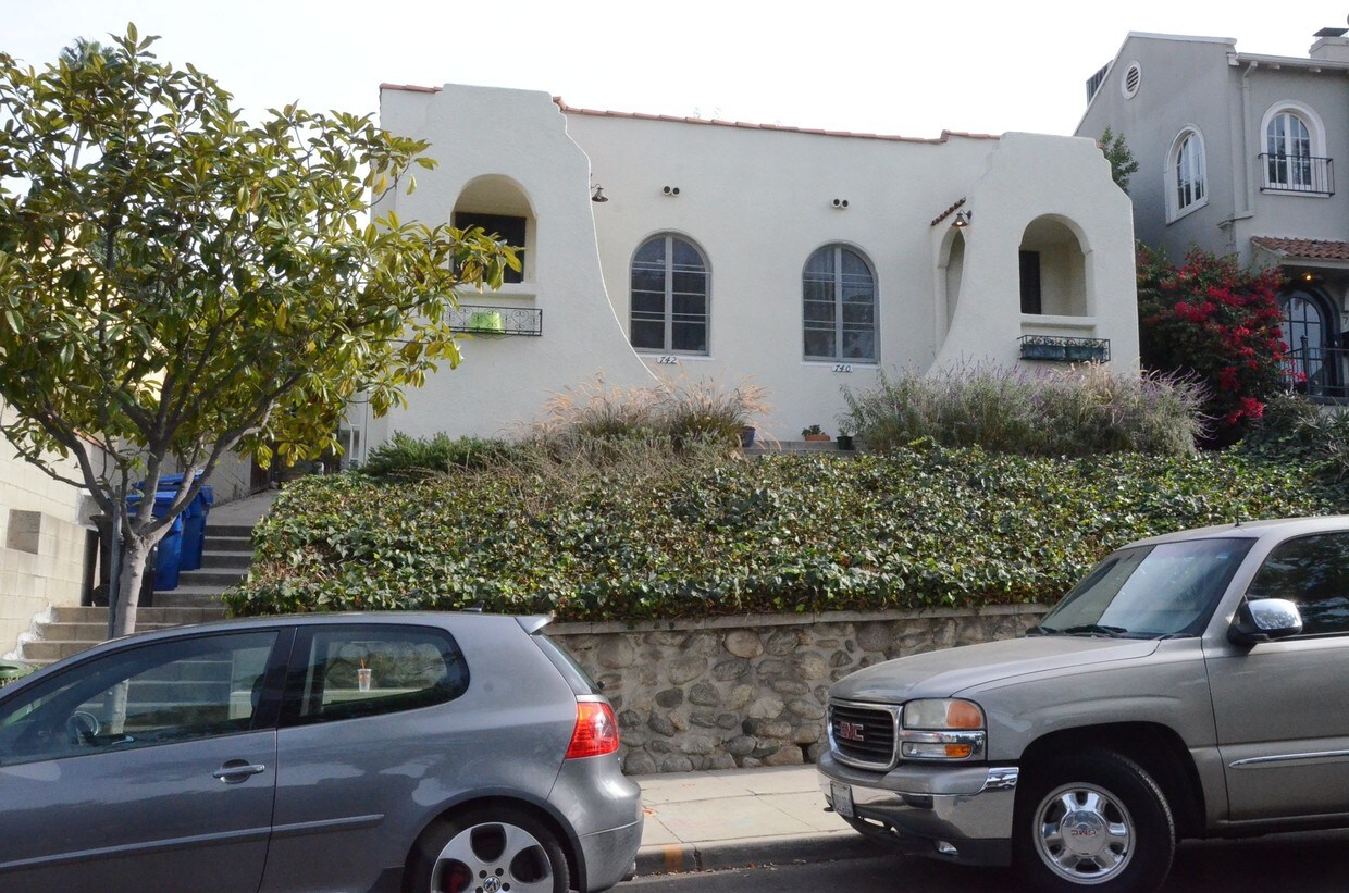 Primary Photo - 740 N Occidental Blvd