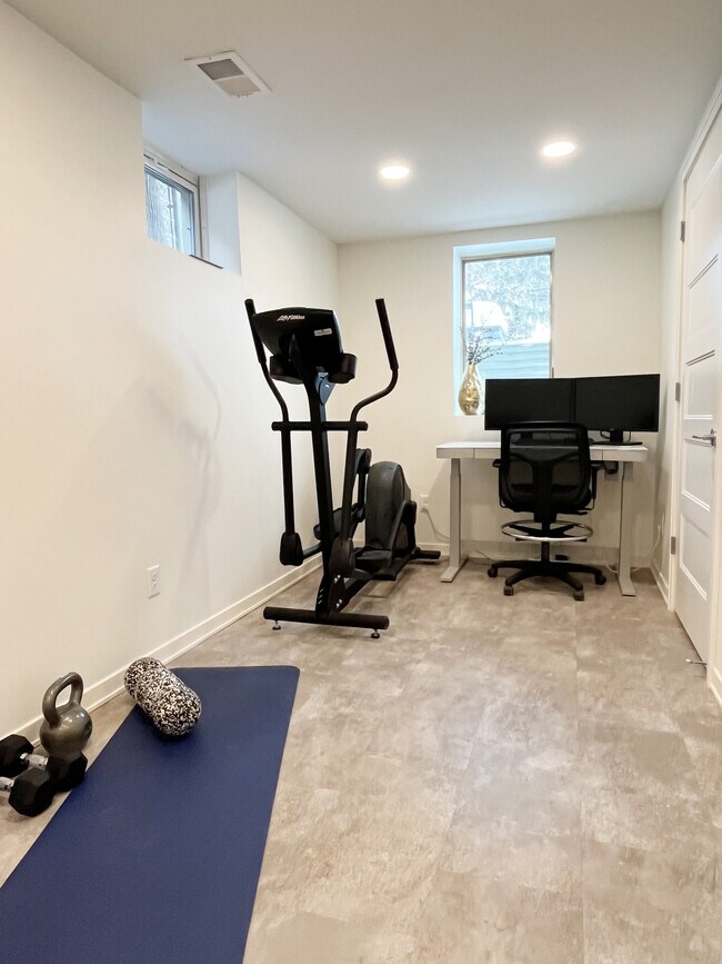 OFFICE/ EXCERCISE FLEX SPACE - 21 Sheridan Ave S