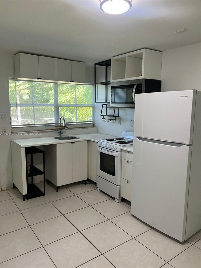 Foto del edificio - 2 bedroom in Miami Gardens FL 33056