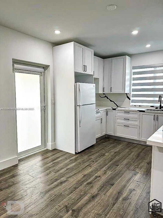 Foto del edificio - 2100 SW 100th Ave